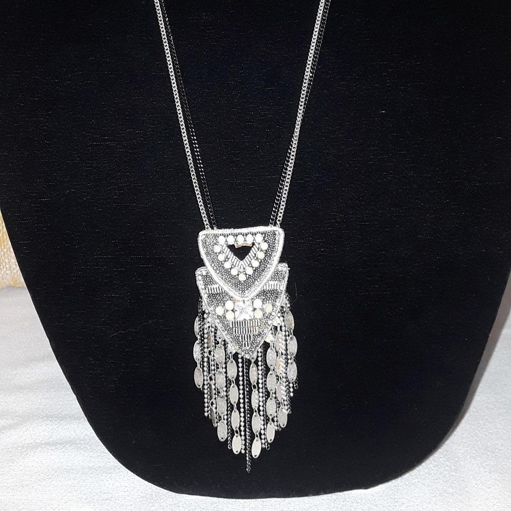 Stella & Dot Chiara Necklace        Leather Backed Pendant w/Neutral Sparkle - Picture 4 of 12